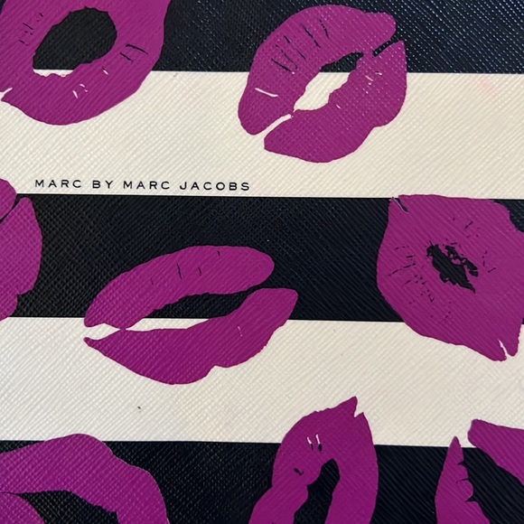 Laptop Sleeve from Incase X Marc by Marc Jacob’s - Picture 3 of 7